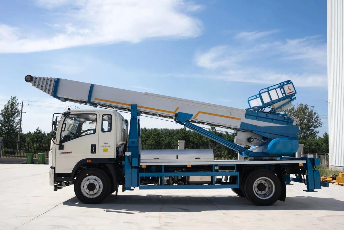 金口河云梯上料车租赁费用