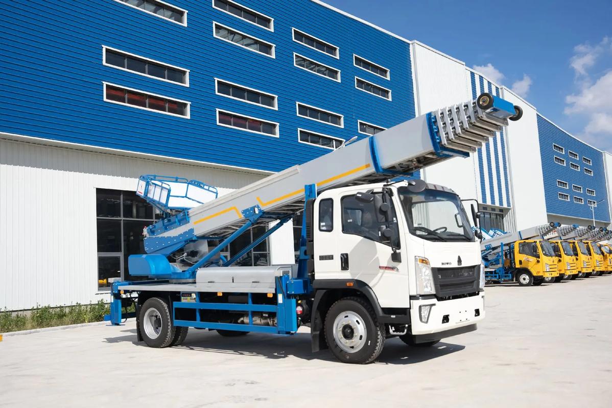 金口河出租云梯车高空作业车 建筑垃圾搬运